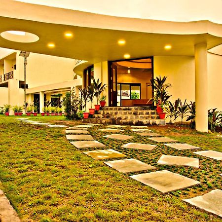 The Palm Resort-Luxuria ナイニタール エクステリア 写真